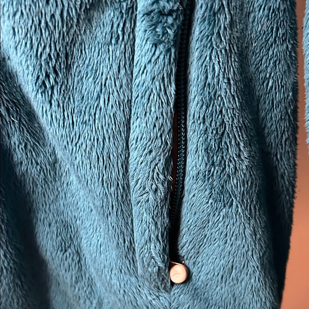 The North Face Women's Turquoise Teddy Jacket - Picture 9 of 10